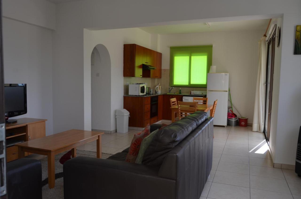 Faros Beach Apartment A102 Pafos Dış mekan fotoğraf